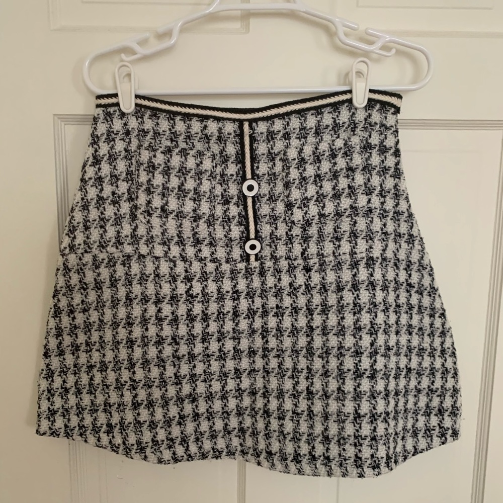 Houndstooth skirt